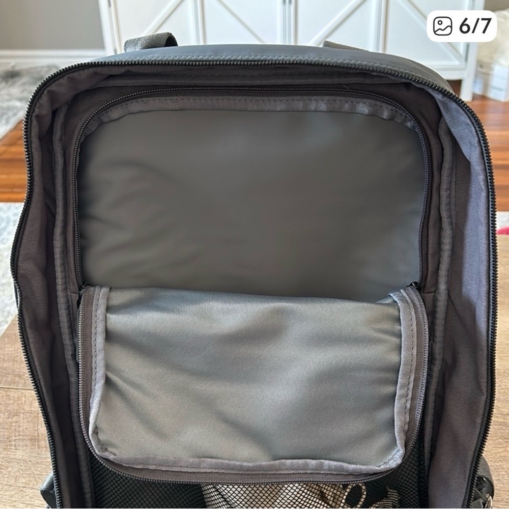 MONOS Metro Backpack - Picture 6 of 12